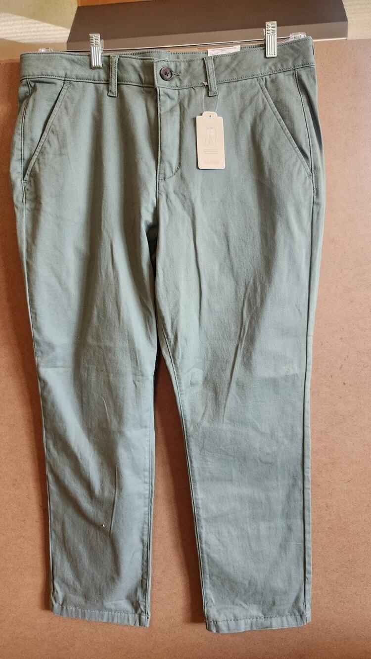 St John's Bay Pants Womens 14 Girlfriend Mid-Rise Chino Green NWT #207